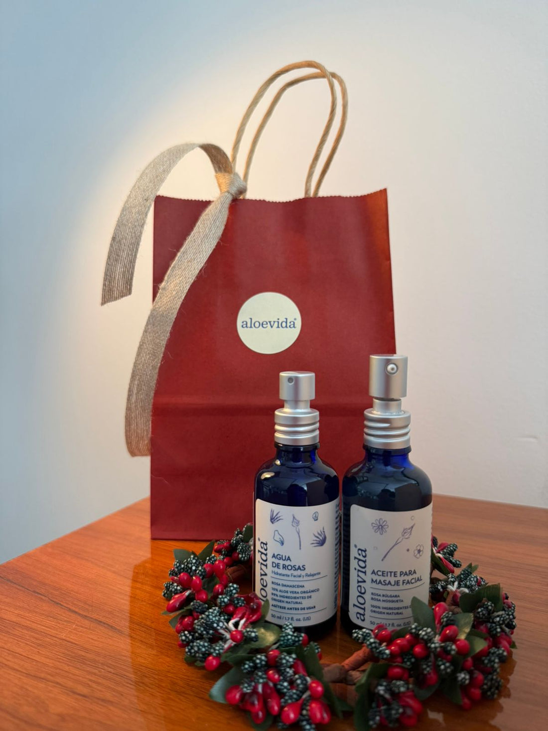 RITUAL NAVIDEÑO DE RELAJACIÓN (AGUA DE ROSAS Y ACEITE PARA MASAJE FACIAL 50 mL)