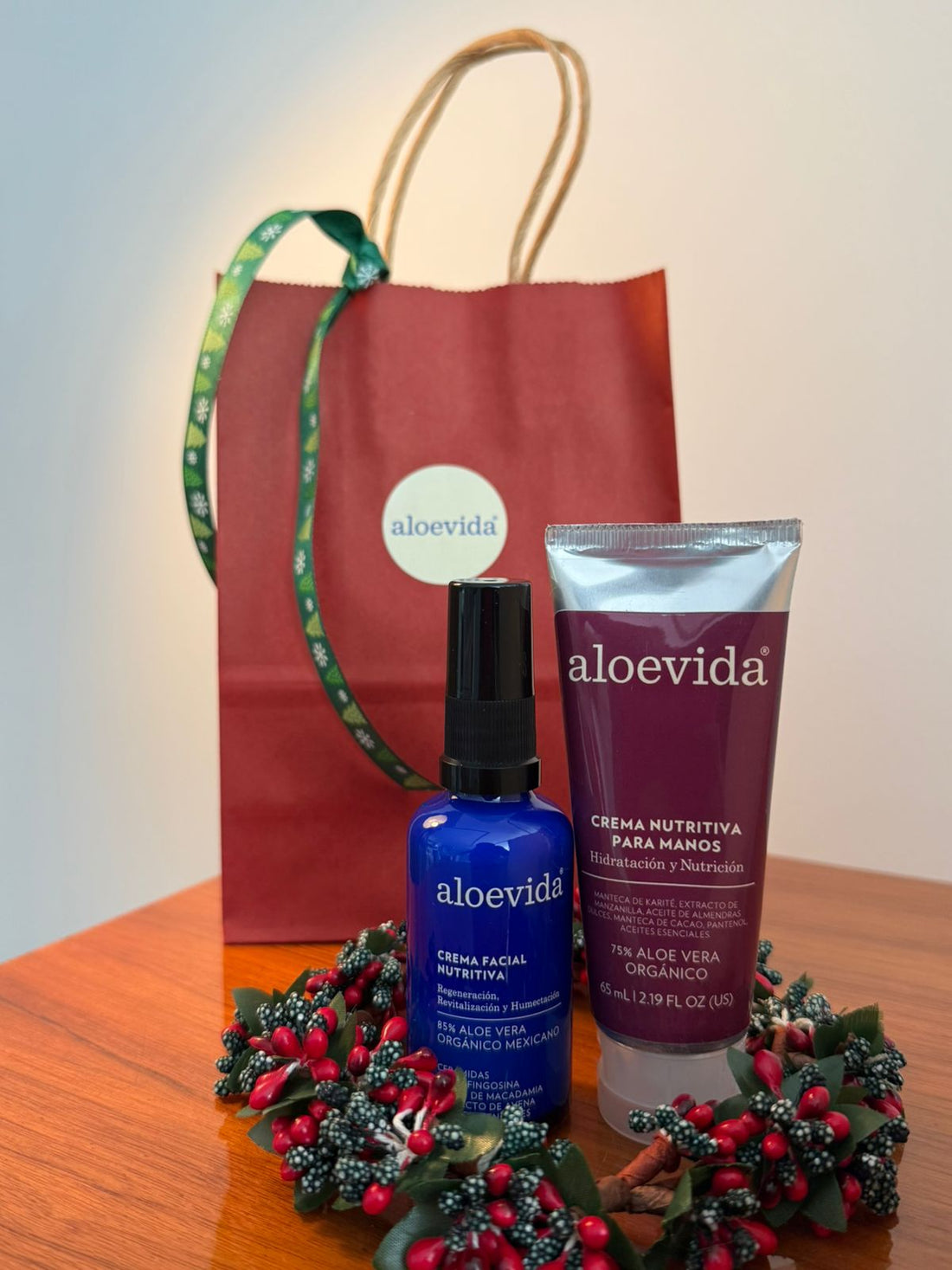 DÚO NUTRITIVO DE NAVIDAD (Crema Facial Nutritiva y Crema Nutritiva para manos)